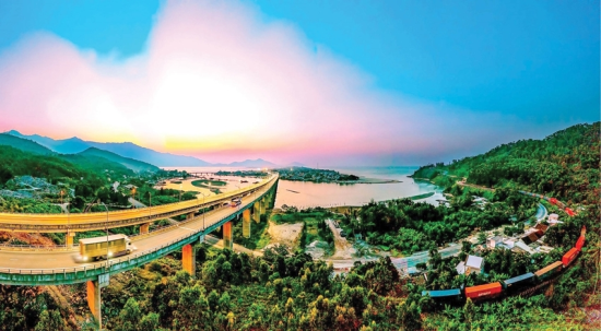 Picturesque landscape in Lang Co. Photo: Ngoc Hieu